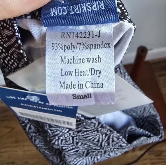 Ripskirt Hawaii New Lotta Leg Wrap Skirt Black Pearl Batik Length 1 Sz Small - Picture 11 of 12